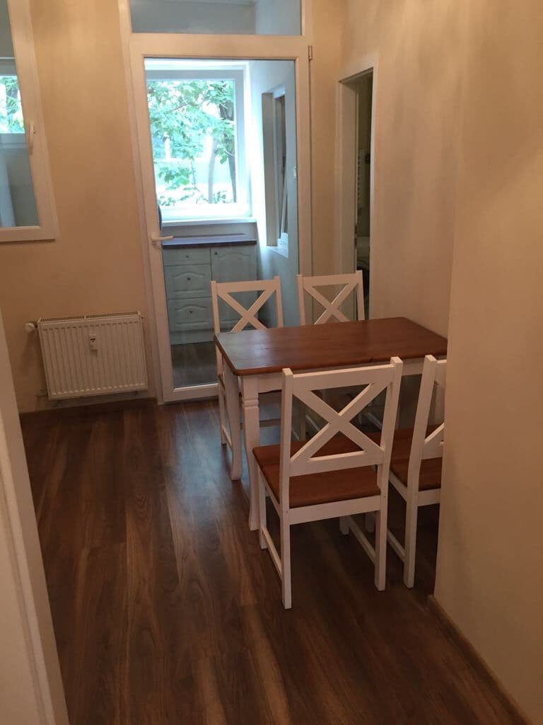 Prenájom bytu 4-izbový 100 m², Rajská, Bratislava - mestská časť Staré Mesto, Bratislavský kraj Prenájom bytu 4-izbový 100 m², Rajská, Bratislava - mestská časť Staré Mesto, Bratislavský kraj