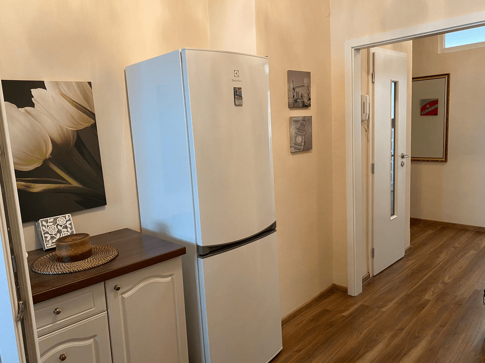 Prenájom bytu 4-izbový 100 m², Rajská, Bratislava - mestská časť Staré Mesto, Bratislavský kraj Prenájom bytu 4-izbový 100 m², Rajská, Bratislava - mestská časť Staré Mesto, Bratislavský kraj