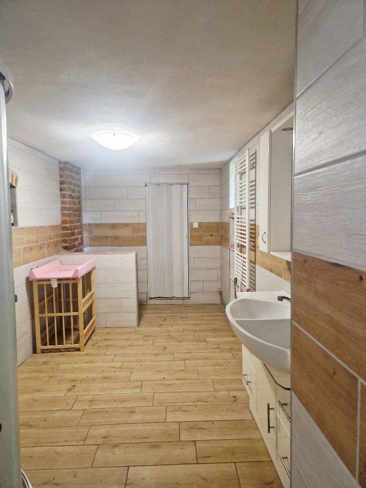 Prenájom kancelárie 100 m², Lesůňky, Kraj Vysočina Prenájom kancelárie 100 m², Lesůňky, Kraj Vysočina