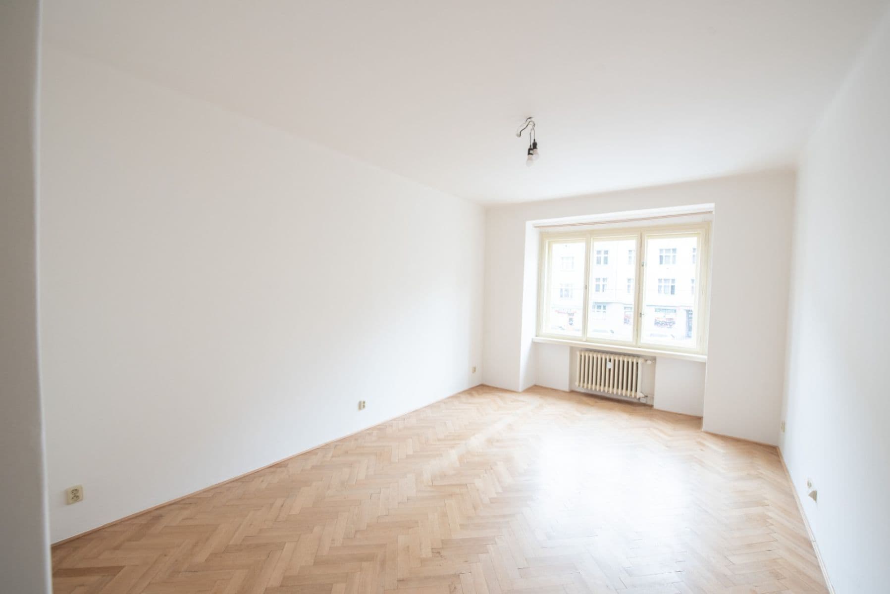 Prenájom bytu 2-izbový 78 m², Jugoslávských partyzánů, Praha, Praha Prenájom bytu 2-izbový 78 m², Jugoslávských partyzánů, Praha, Praha
