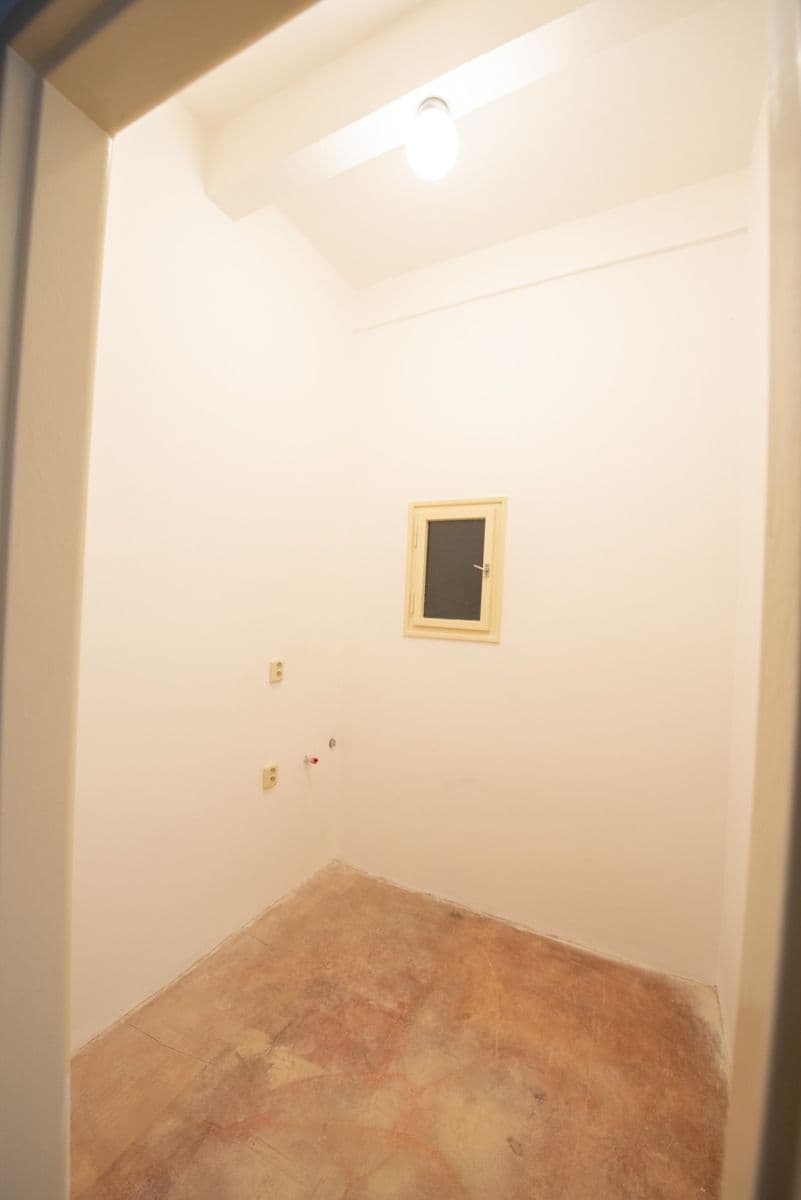 Prenájom bytu 2-izbový 78 m², Jugoslávských partyzánů, Praha, Praha Prenájom bytu 2-izbový 78 m², Jugoslávských partyzánů, Praha, Praha