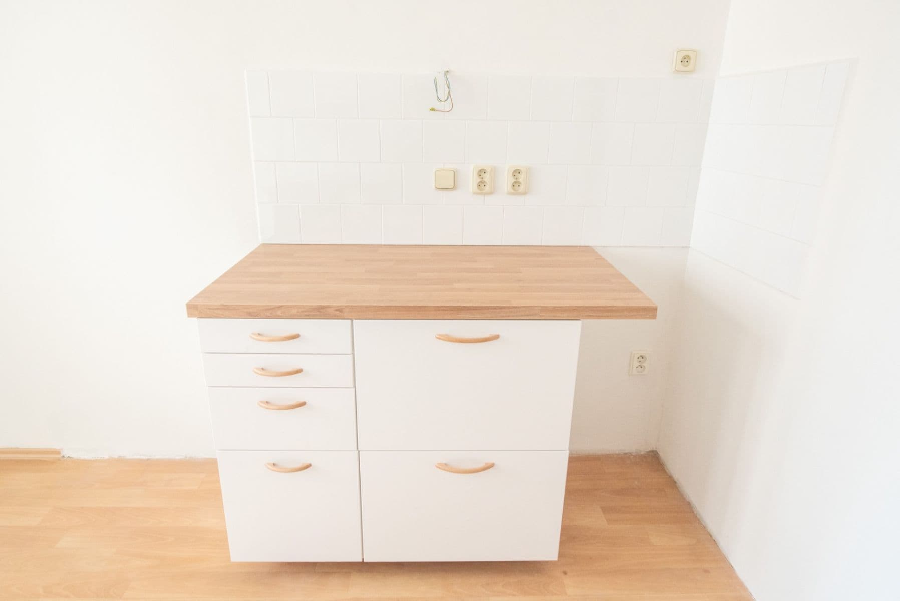 Prenájom bytu 2-izbový 78 m², Jugoslávských partyzánů, Praha, Praha Prenájom bytu 2-izbový 78 m², Jugoslávských partyzánů, Praha, Praha