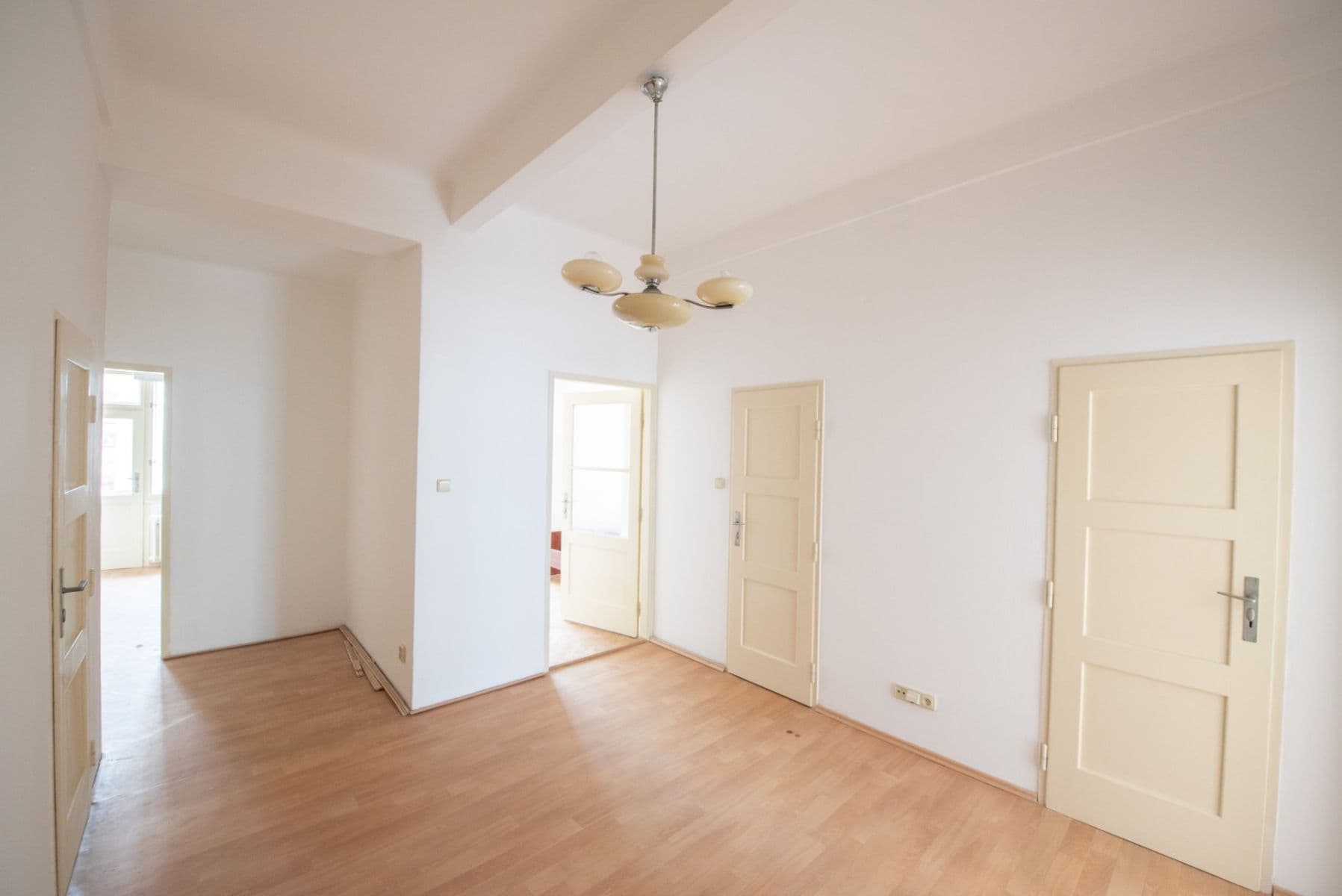 Prenájom bytu 2-izbový 78 m², Jugoslávských partyzánů, Praha, Praha Prenájom bytu 2-izbový 78 m², Jugoslávských partyzánů, Praha, Praha