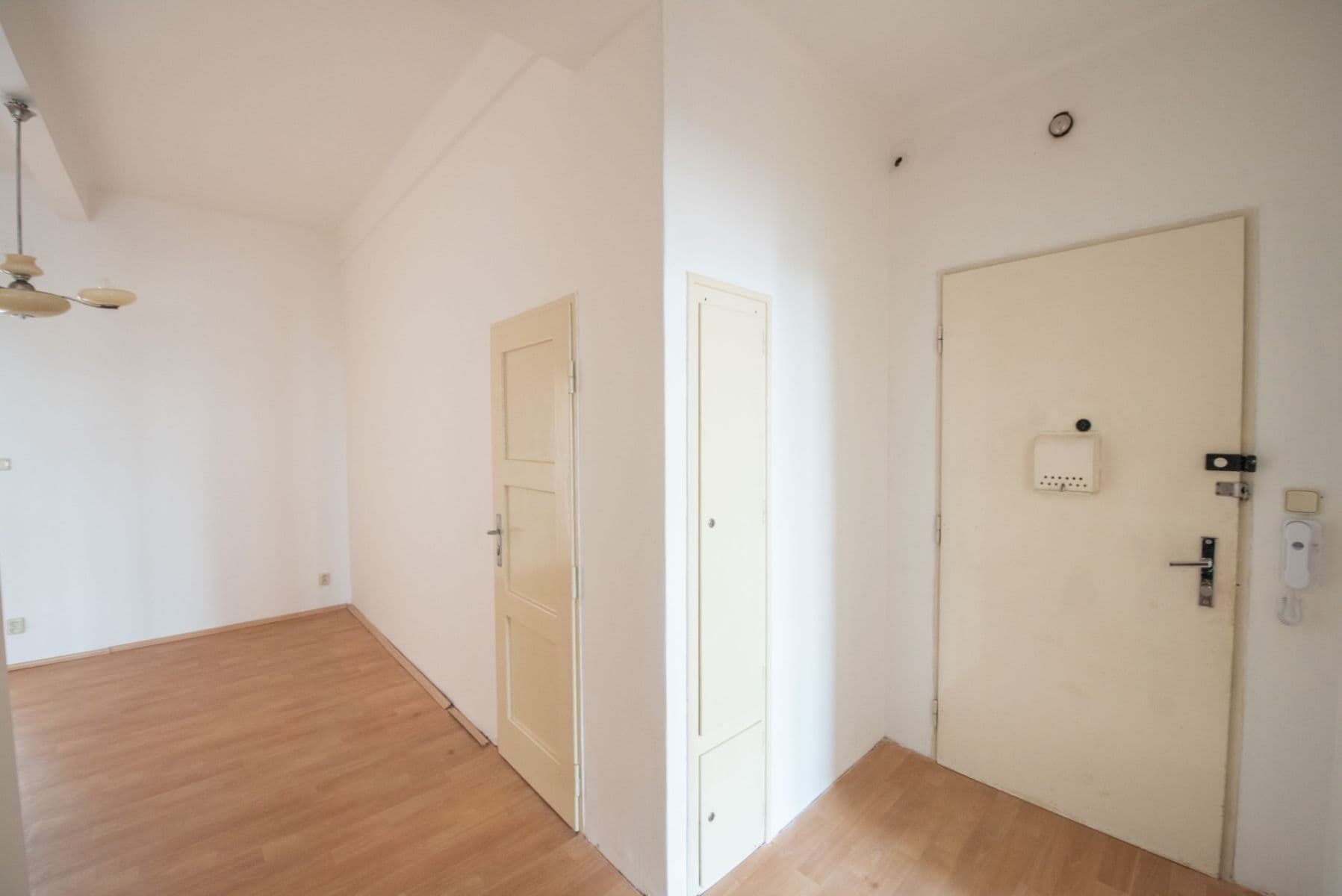 Prenájom bytu 2-izbový 78 m², Jugoslávských partyzánů, Praha, Praha Prenájom bytu 2-izbový 78 m², Jugoslávských partyzánů, Praha, Praha
