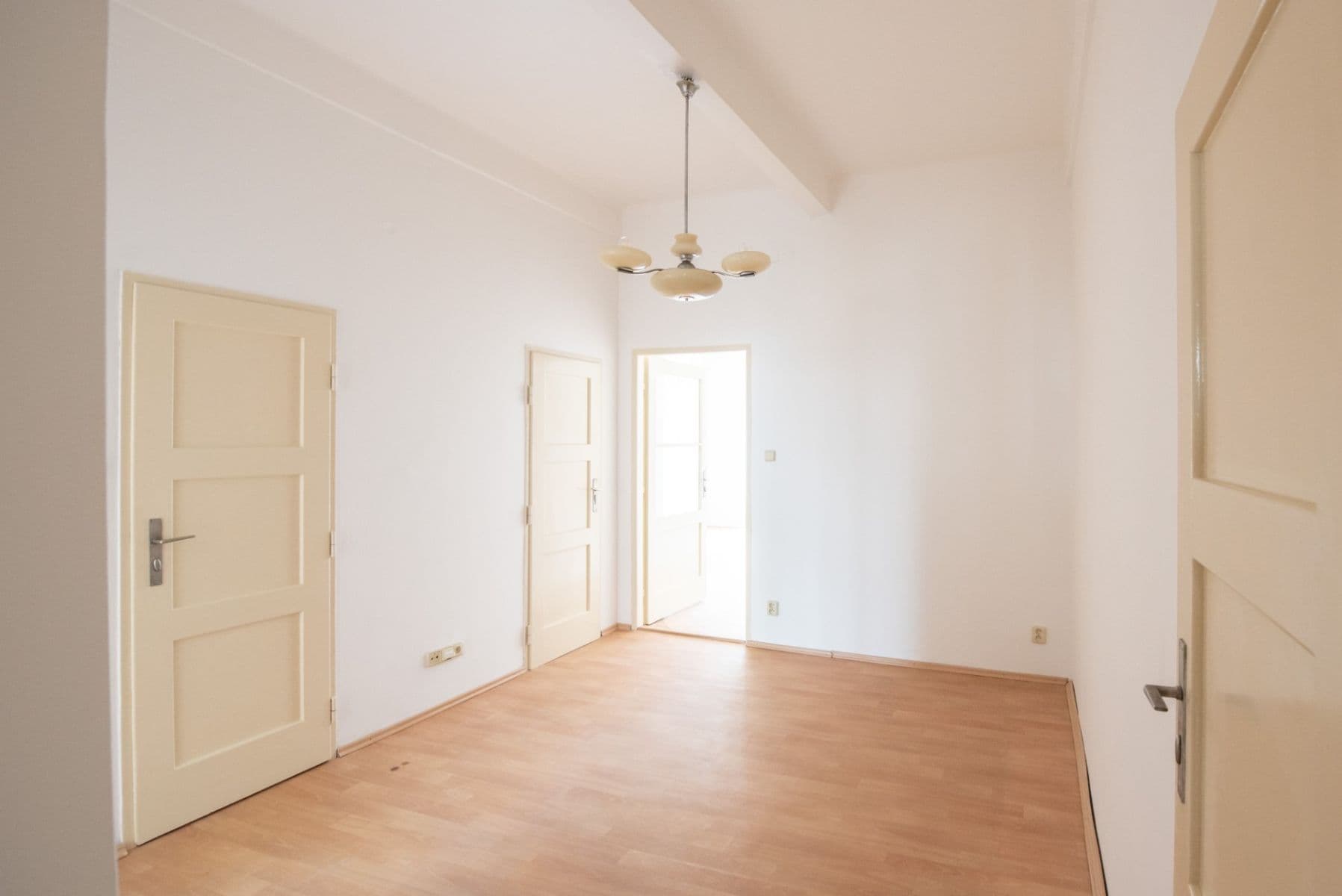 Prenájom bytu 2-izbový 78 m², Jugoslávských partyzánů, Praha, Praha Prenájom bytu 2-izbový 78 m², Jugoslávských partyzánů, Praha, Praha