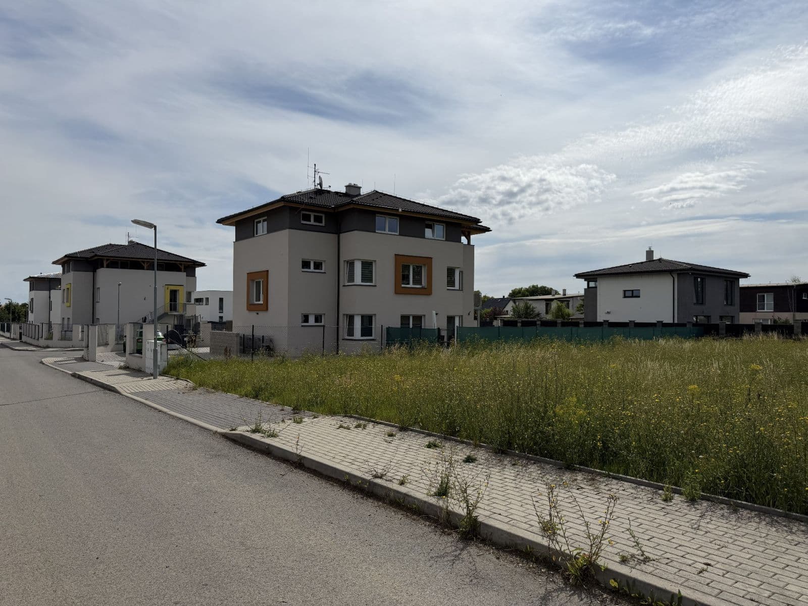 Predaj pozemku 801 m², Ptická, Úhonice, Středočeský kraj Predaj pozemku 801 m², Ptická, Úhonice, Středočeský kraj