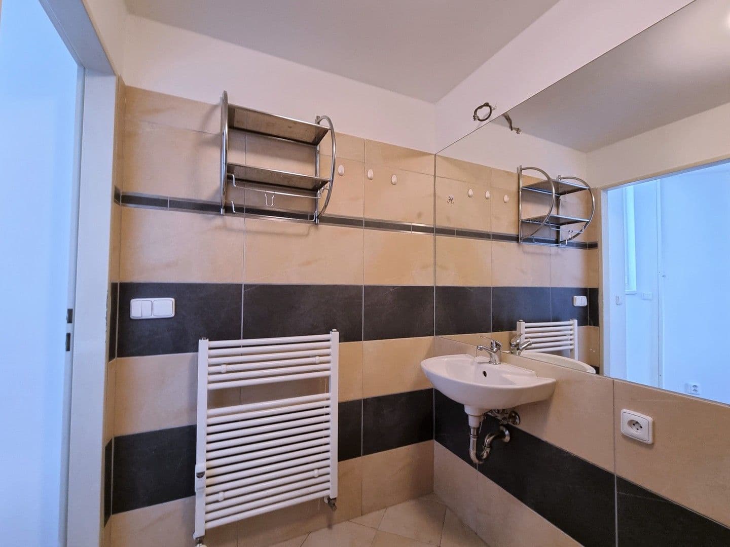 Prenájom bytu 2-izbový 45 m², Skloněná, Praha, Praha Prenájom bytu 2-izbový 45 m², Skloněná, Praha, Praha