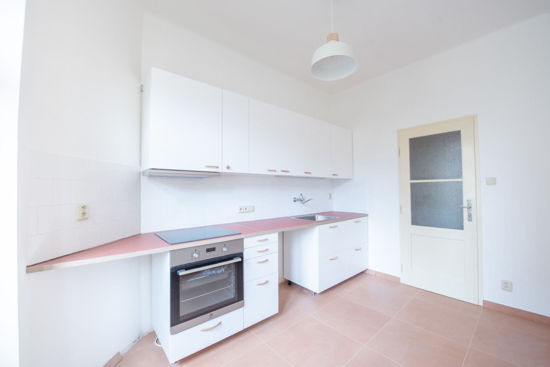 Prenájom bytu 2-izbový 77 m², Jugoslávských partyzánů, Praha, Praha Prenájom bytu 2-izbový 77 m², Jugoslávských partyzánů, Praha, Praha