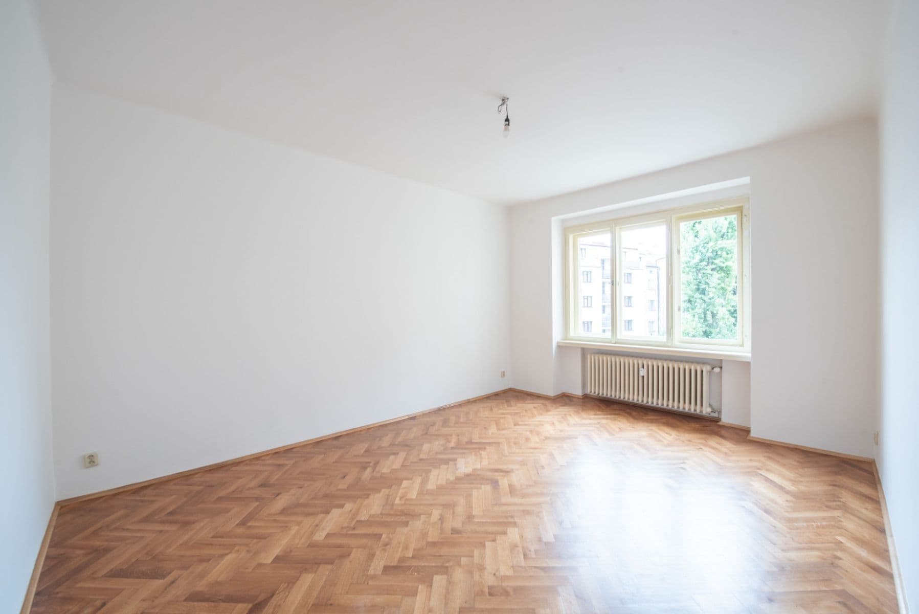 Prenájom bytu 2-izbový 77 m², Jugoslávských partyzánů, Praha, Praha Prenájom bytu 2-izbový 77 m², Jugoslávských partyzánů, Praha, Praha