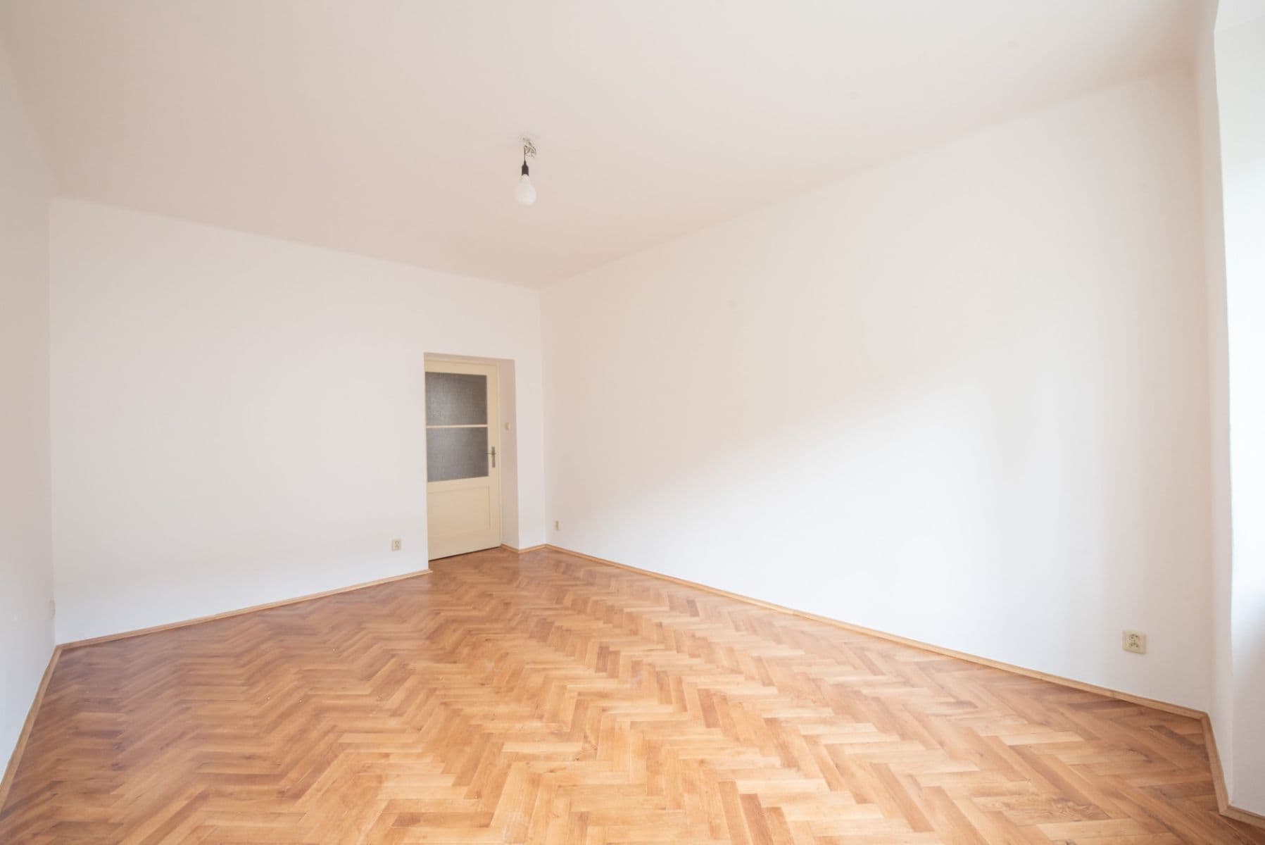 Prenájom bytu 2-izbový 77 m², Jugoslávských partyzánů, Praha, Praha Prenájom bytu 2-izbový 77 m², Jugoslávských partyzánů, Praha, Praha
