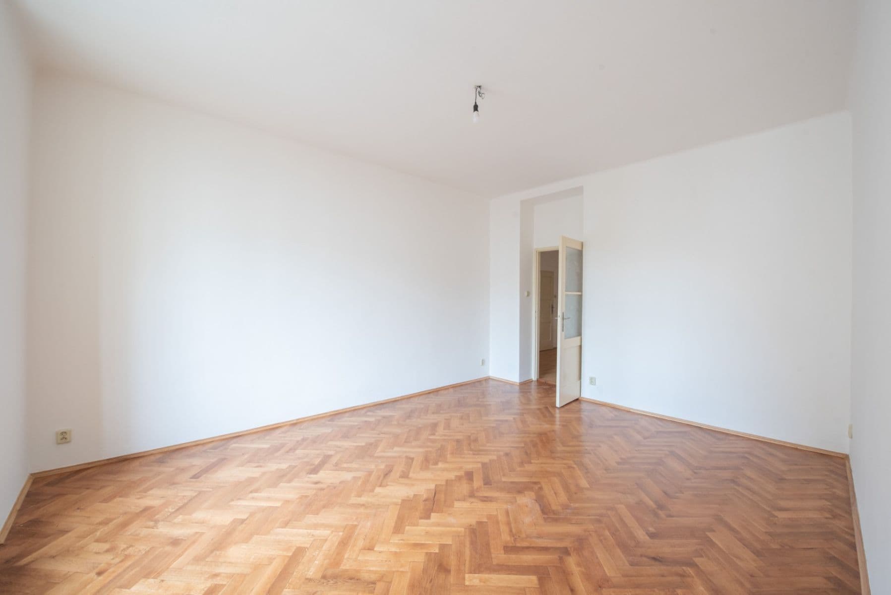 Prenájom bytu 2-izbový 77 m², Jugoslávských partyzánů, Praha, Praha Prenájom bytu 2-izbový 77 m², Jugoslávských partyzánů, Praha, Praha