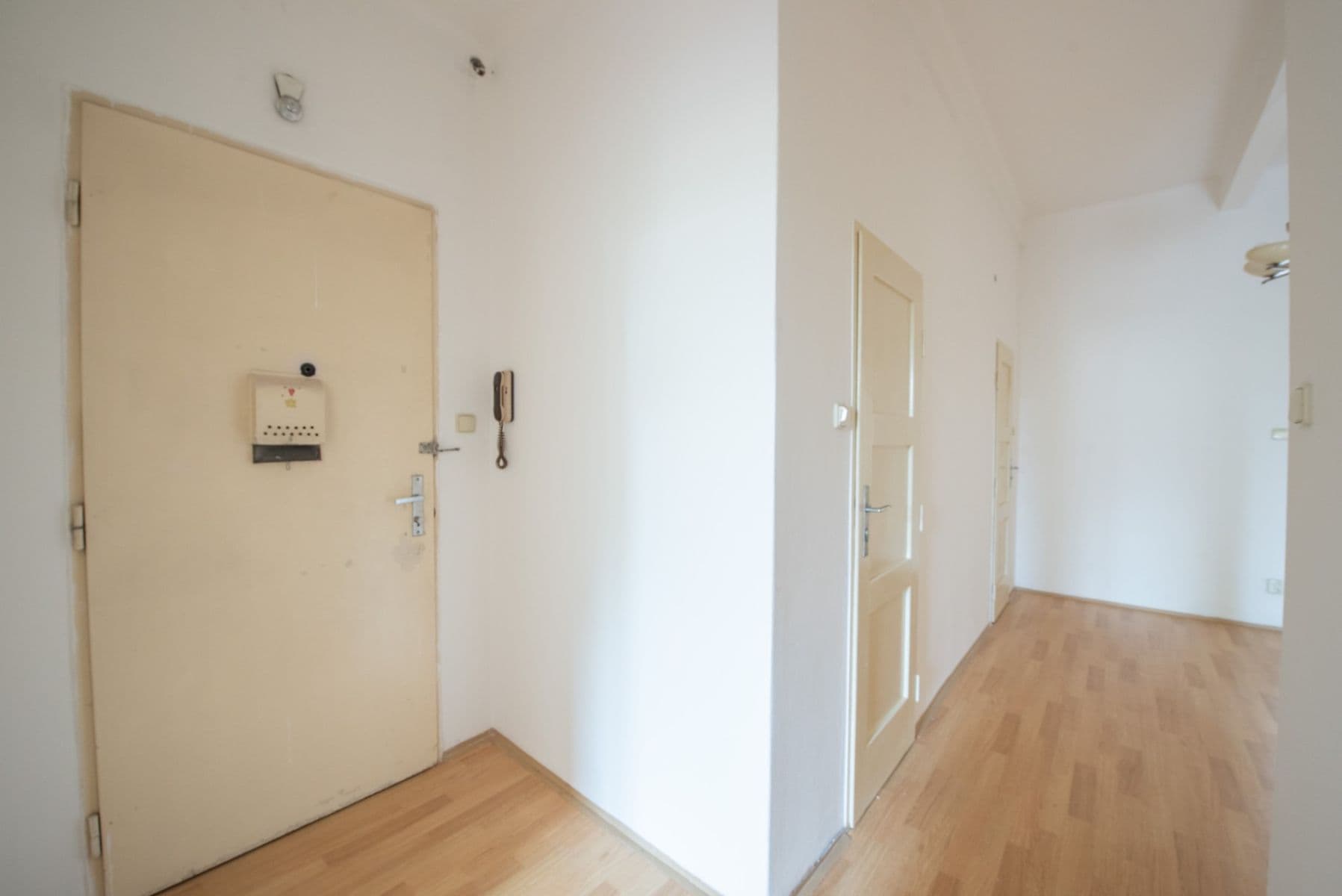 Prenájom bytu 2-izbový 77 m², Jugoslávských partyzánů, Praha, Praha Prenájom bytu 2-izbový 77 m², Jugoslávských partyzánů, Praha, Praha