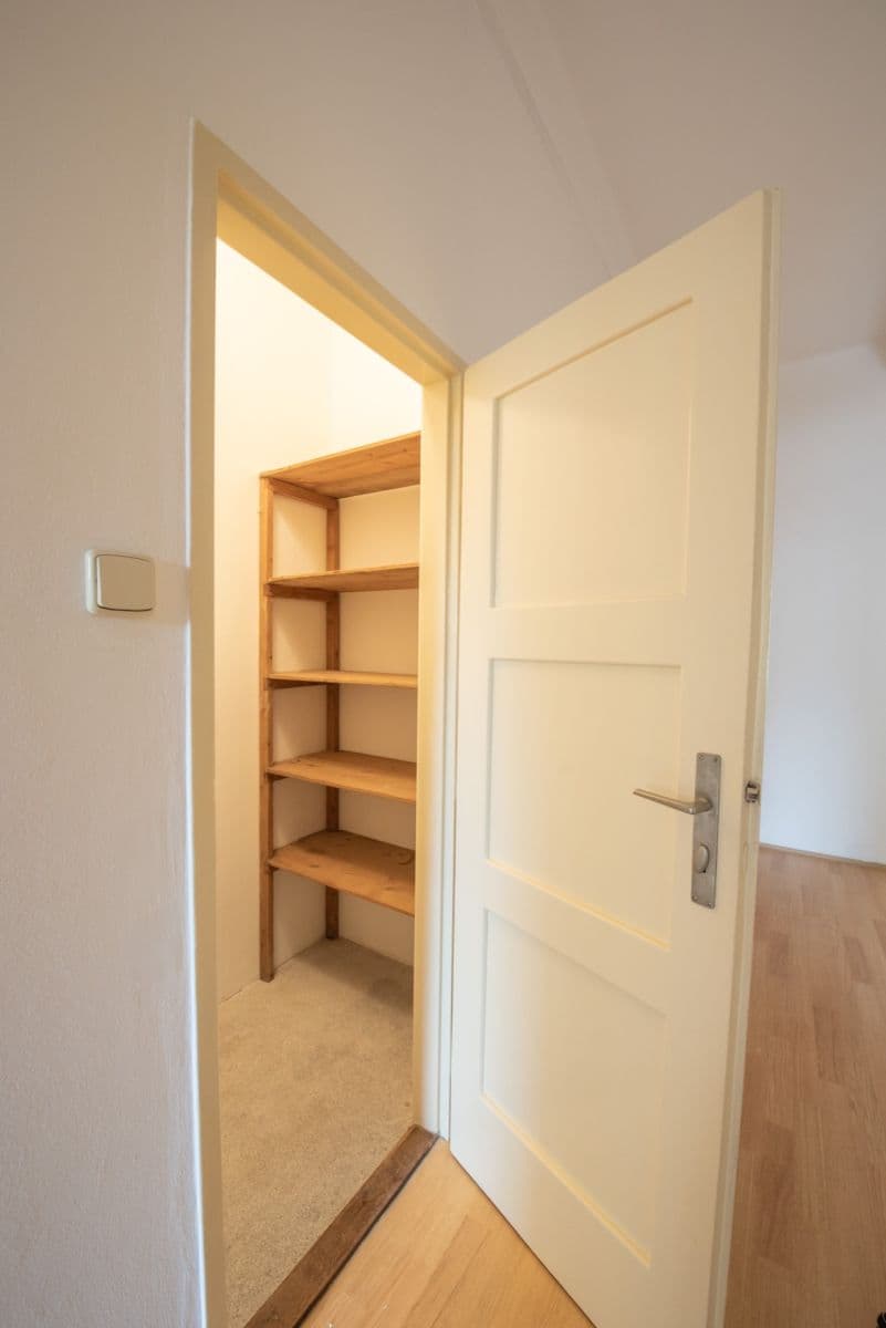 Prenájom bytu 2-izbový 77 m², Jugoslávských partyzánů, Praha, Praha Prenájom bytu 2-izbový 77 m², Jugoslávských partyzánů, Praha, Praha