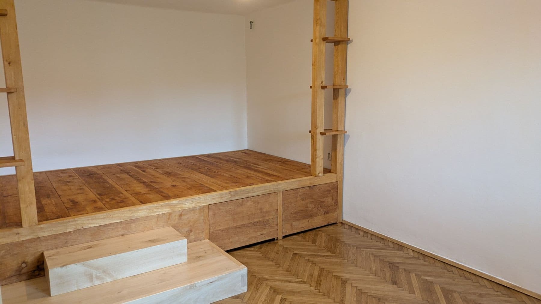 Prenájom bytu 2-izbový 64 m², Biskupcova, Praha, Praha Prenájom bytu 2-izbový 64 m², Biskupcova, Praha, Praha