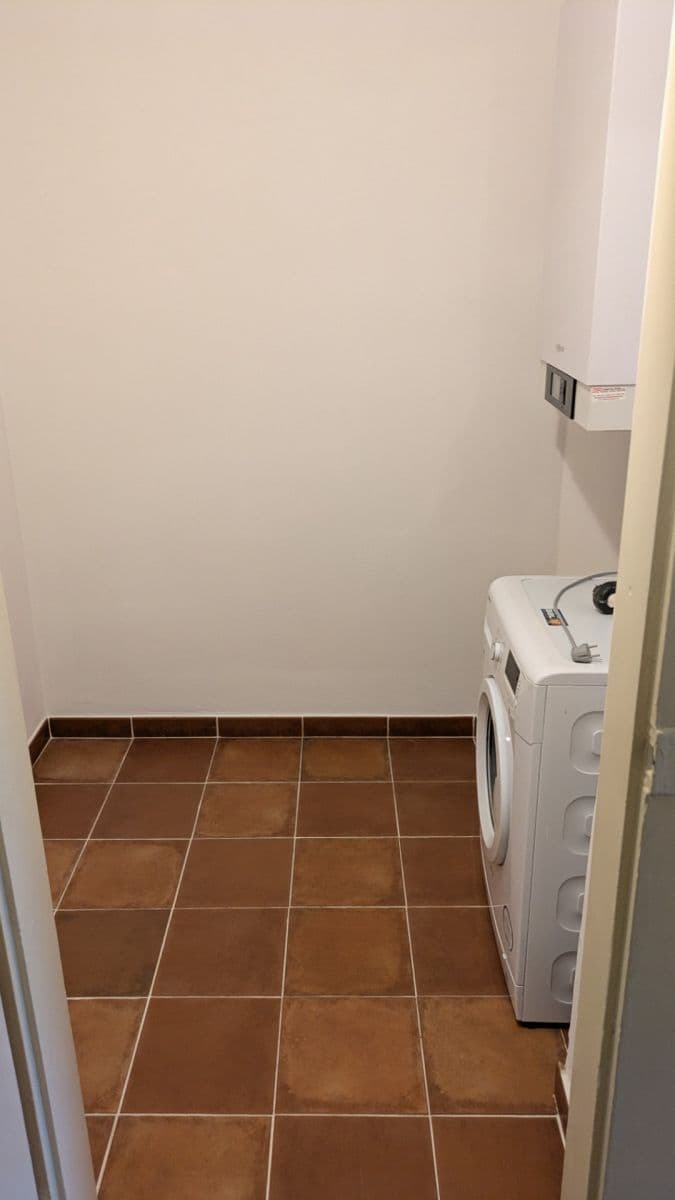 Prenájom bytu 2-izbový 64 m², Biskupcova, Praha, Praha Prenájom bytu 2-izbový 64 m², Biskupcova, Praha, Praha
