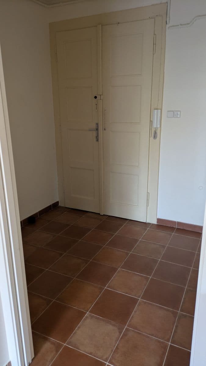 Prenájom bytu 2-izbový 64 m², Biskupcova, Praha, Praha Prenájom bytu 2-izbový 64 m², Biskupcova, Praha, Praha
