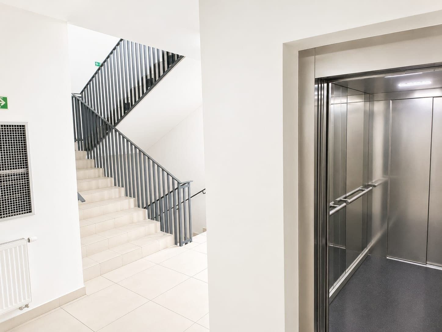 Prenájom bytu 1-izbový 39 m², Štěchovická, Praha, Praha Prenájom bytu 1-izbový 39 m², Štěchovická, Praha, Praha