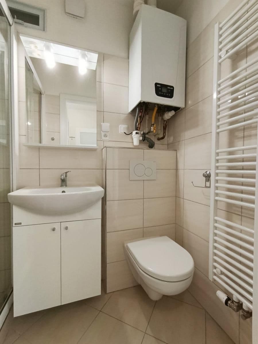 Prenájom bytu 2-izbový 38 m², Žerotínova, Praha, Praha Prenájom bytu 2-izbový 38 m², Žerotínova, Praha, Praha