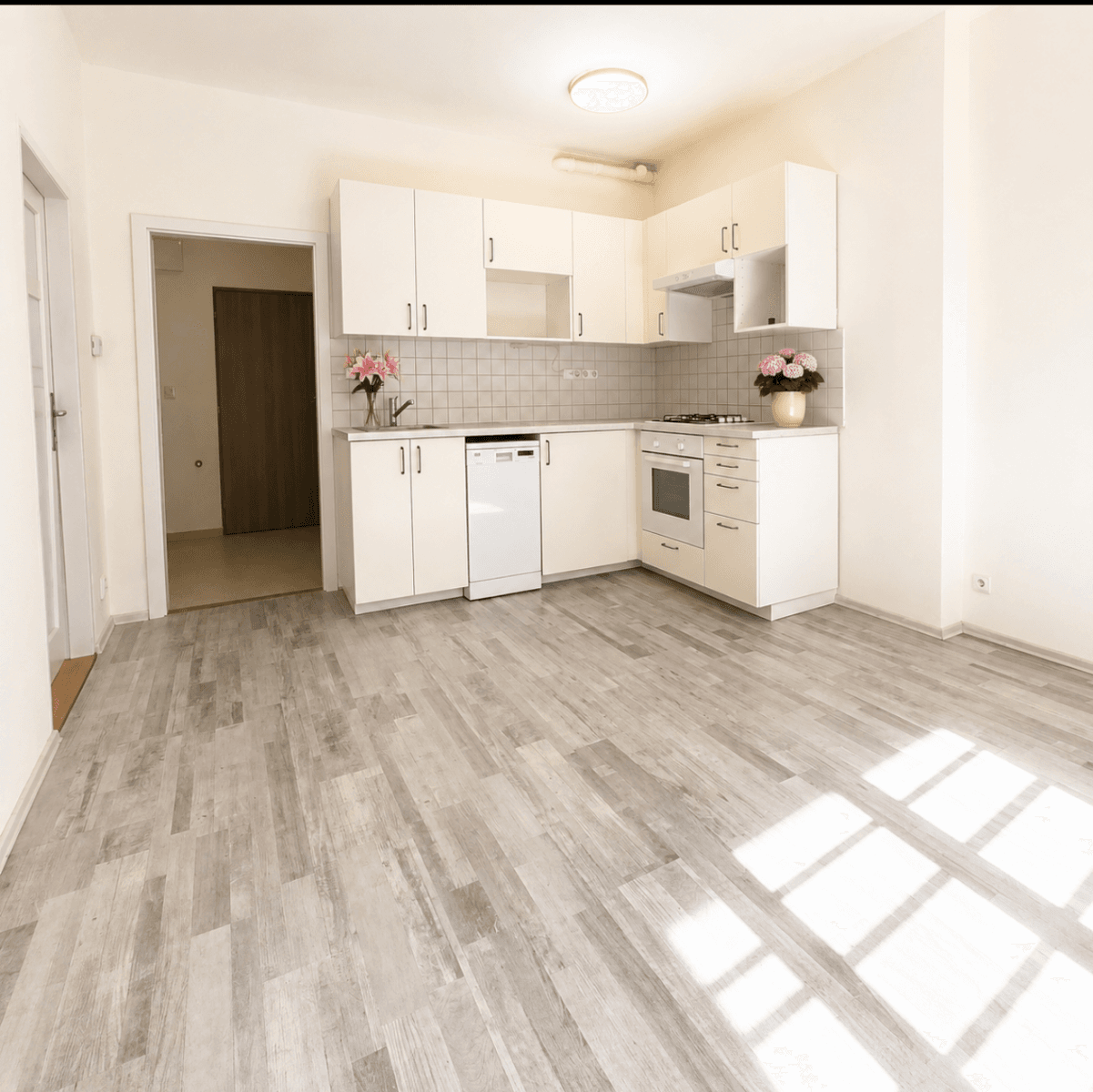 Prenájom bytu 2-izbový 38 m², Žerotínova, Praha, Praha Prenájom bytu 2-izbový 38 m², Žerotínova, Praha, Praha