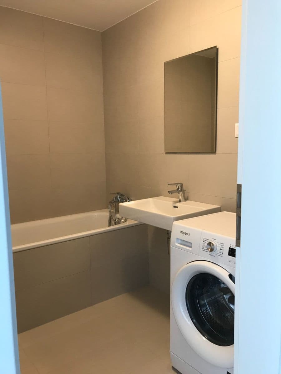 Prenájom bytu 3-izbový 76 m², Pechmanových, Praha, Praha Prenájom bytu 3-izbový 76 m², Pechmanových, Praha, Praha
