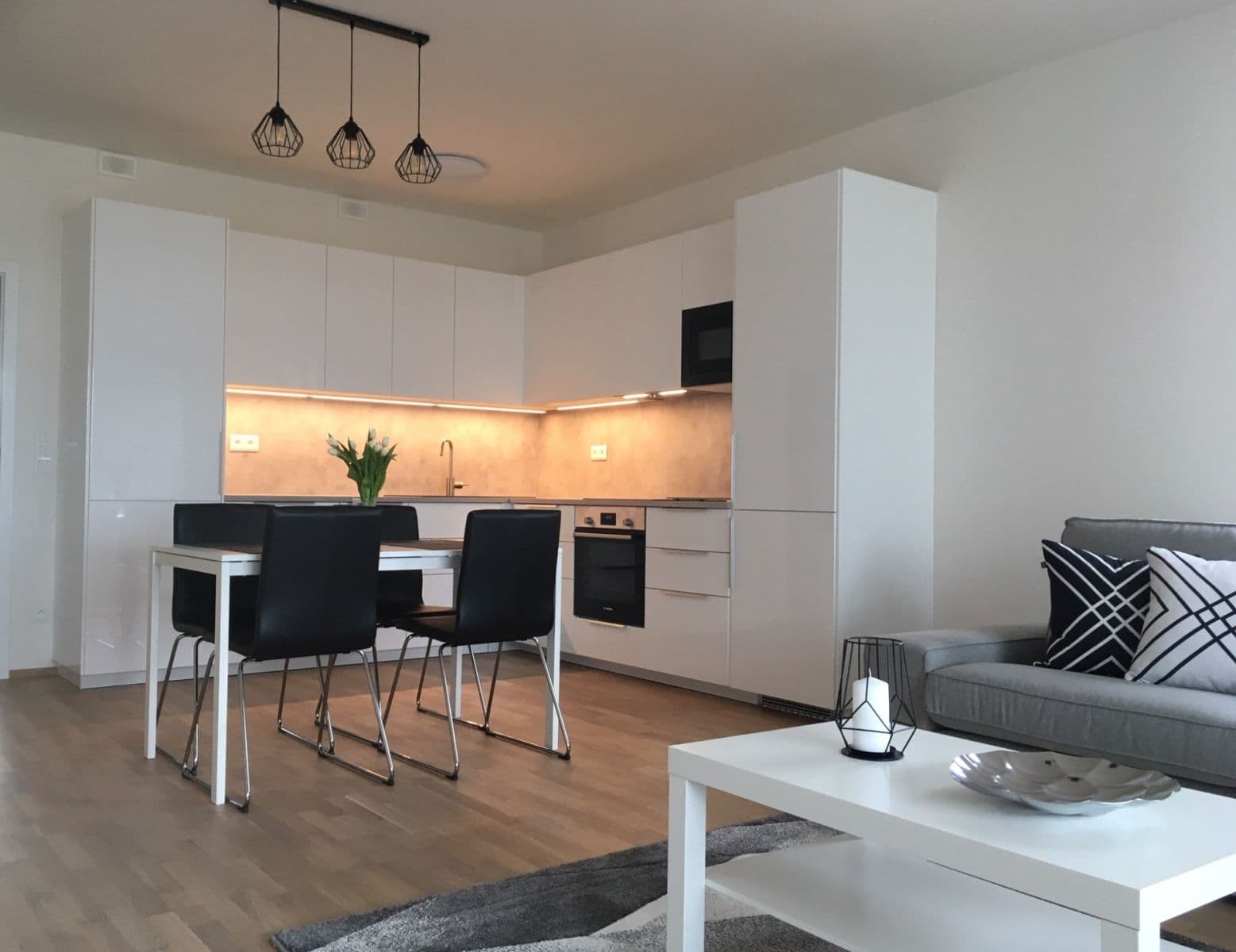 Prenájom bytu 3-izbový 76 m², Pechmanových, Praha, Praha Prenájom bytu 3-izbový 76 m², Pechmanových, Praha, Praha