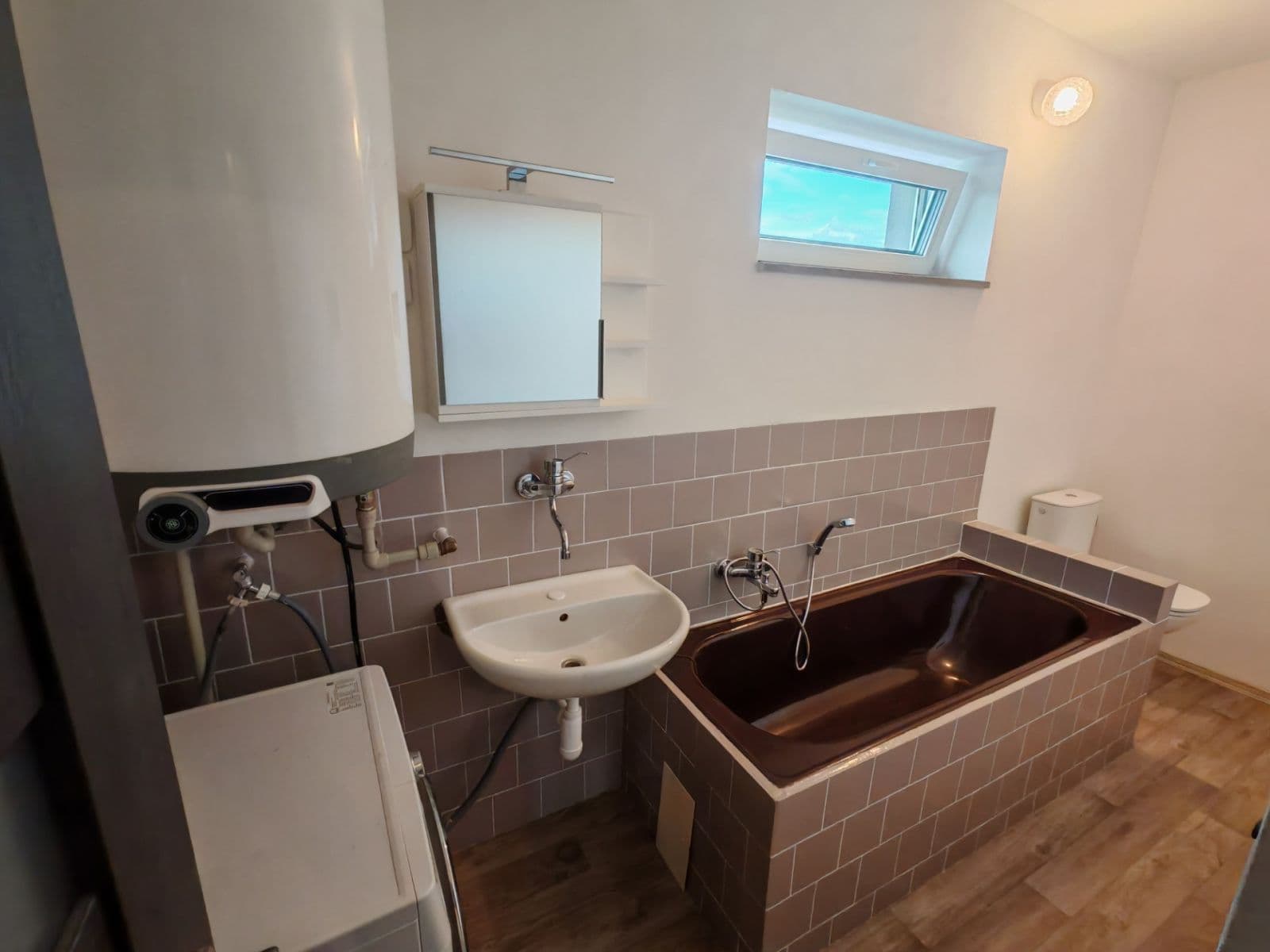 Prenájom bytu 3-izbový 57 m², 5. května, Česká Lípa, Liberecký kraj Prenájom bytu 3-izbový 57 m², 5. května, Česká Lípa, Liberecký kraj