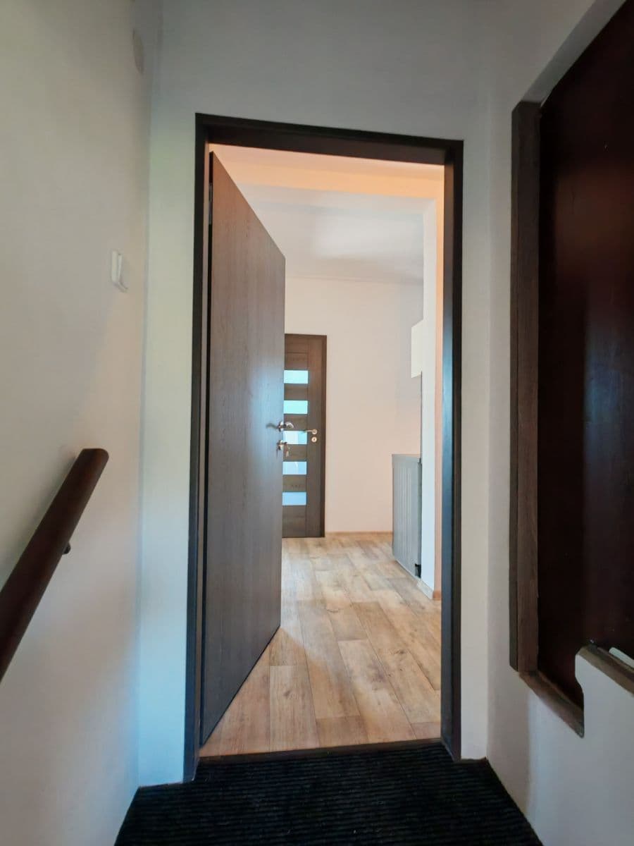 Prenájom bytu 3-izbový 57 m², 5. května, Česká Lípa, Liberecký kraj Prenájom bytu 3-izbový 57 m², 5. května, Česká Lípa, Liberecký kraj