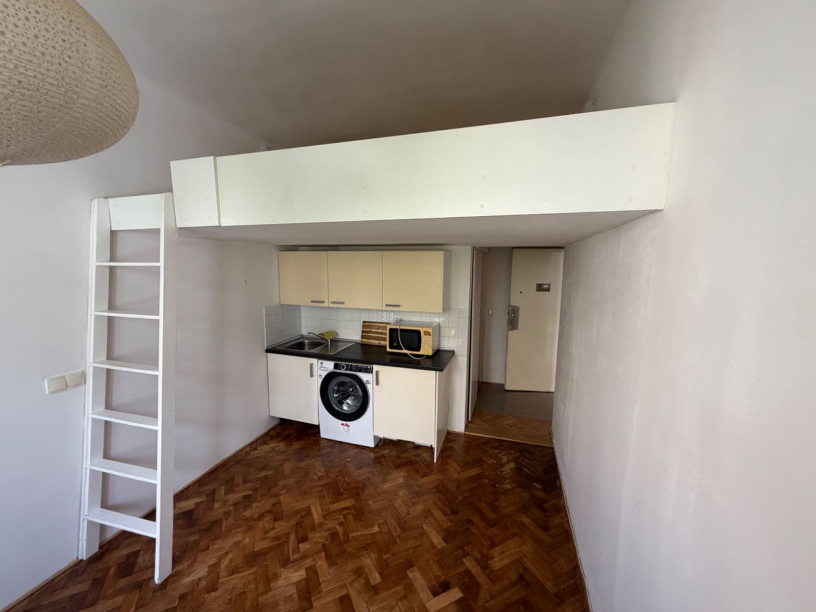 Prenájom bytu 1-izbový 22 m², Kouřimská, Praha, Praha Prenájom bytu 1-izbový 22 m², Kouřimská, Praha, Praha
