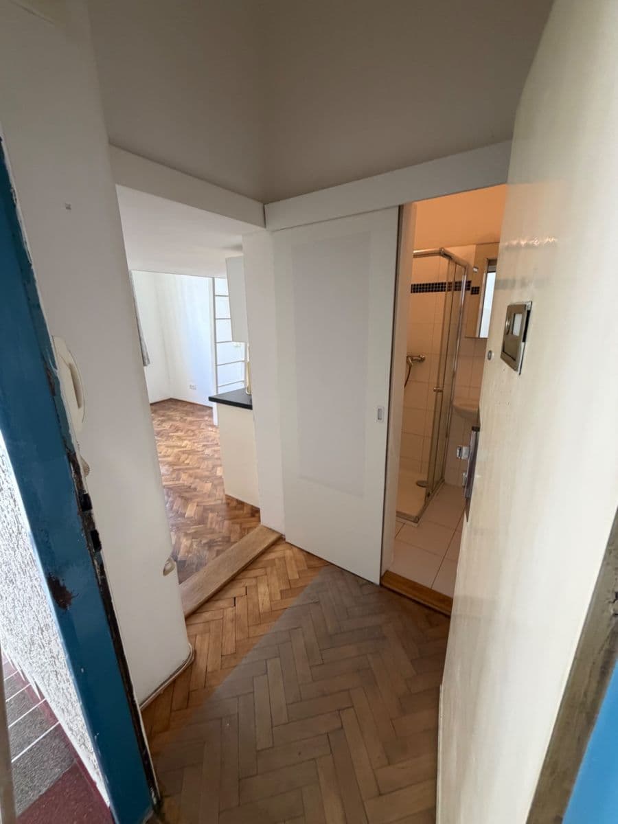 Prenájom bytu 1-izbový 22 m², Kouřimská, Praha, Praha Prenájom bytu 1-izbový 22 m², Kouřimská, Praha, Praha