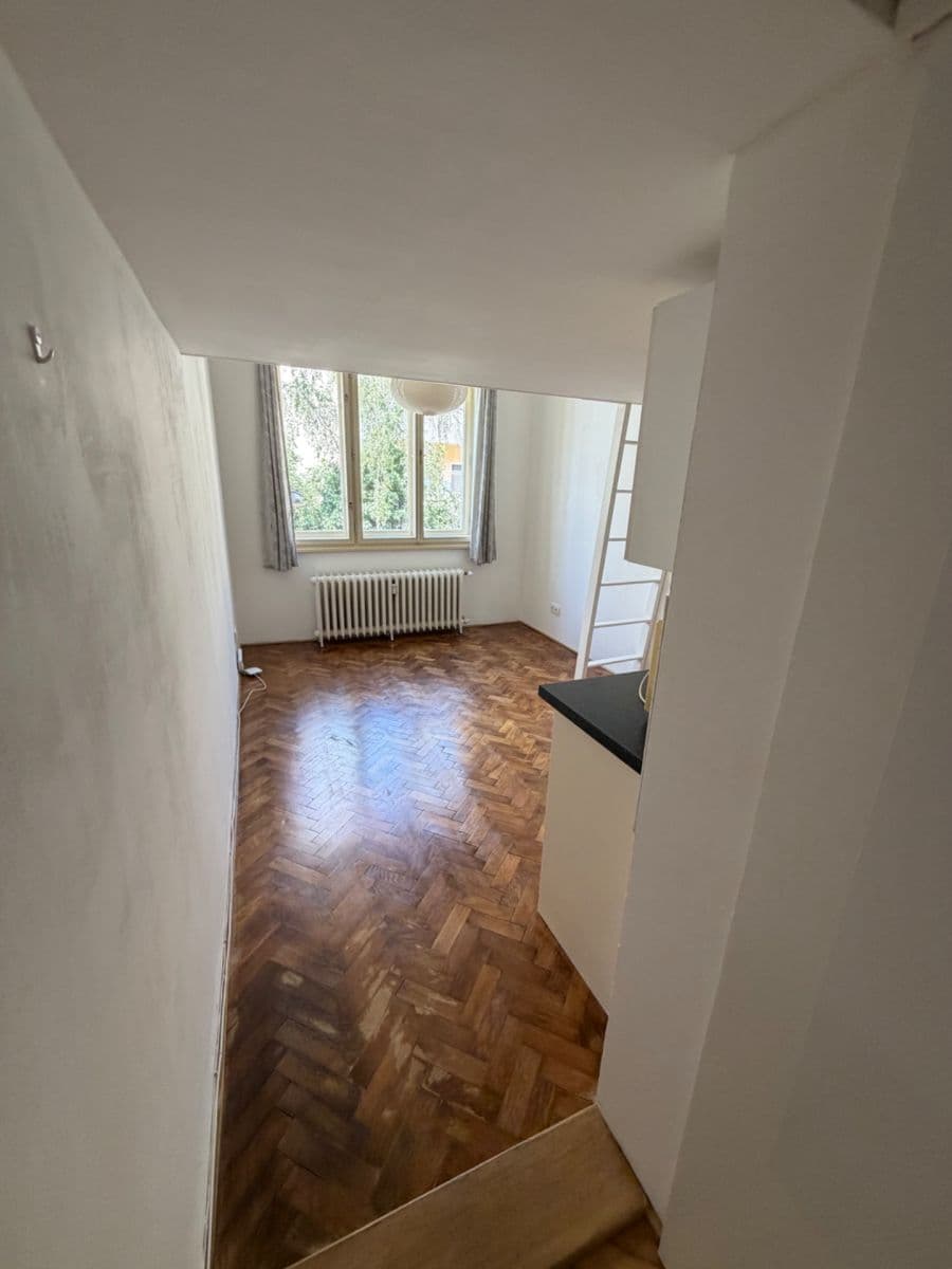 Prenájom bytu 1-izbový 22 m², Kouřimská, Praha, Praha Prenájom bytu 1-izbový 22 m², Kouřimská, Praha, Praha
