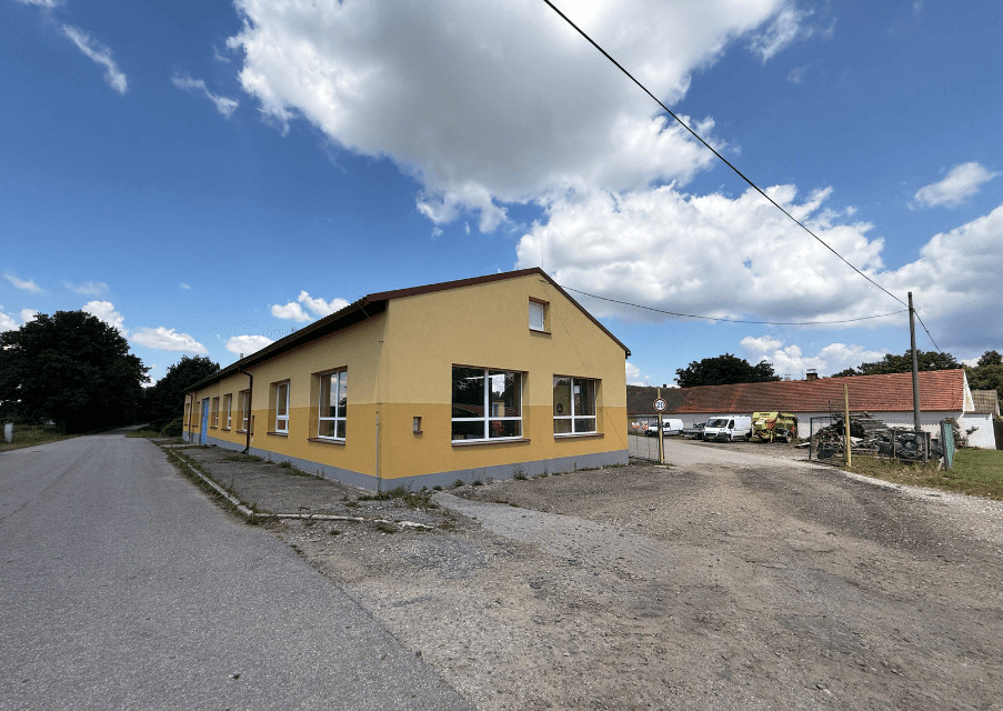 Predaj pozemku 7.027 m², Lišov, Jihočeský kraj Predaj pozemku 7.027 m², Lišov, Jihočeský kraj