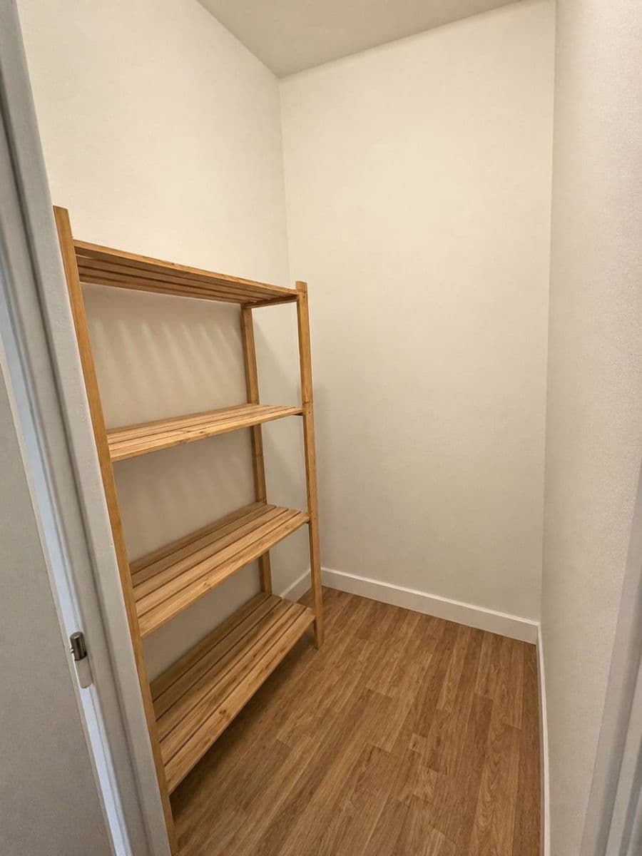Prenájom bytu 3-izbový 76 m², Pod Strání, Praha, Praha Prenájom bytu 3-izbový 76 m², Pod Strání, Praha, Praha