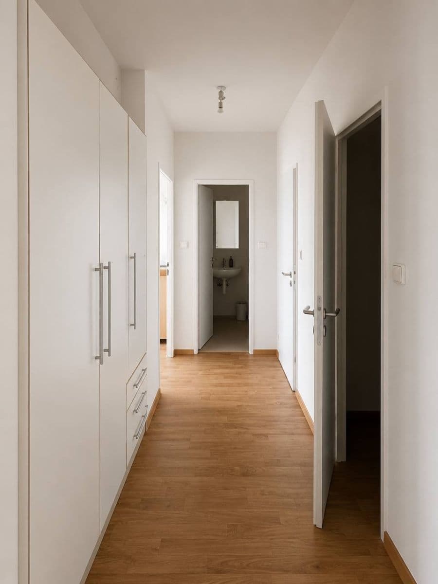 Prenájom bytu 3-izbový 76 m², Pod Strání, Praha, Praha Prenájom bytu 3-izbový 76 m², Pod Strání, Praha, Praha