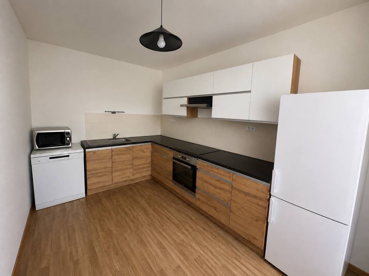 Prenájom bytu 3-izbový 76 m², Pod Strání, Praha, Praha Prenájom bytu 3-izbový 76 m², Pod Strání, Praha, Praha