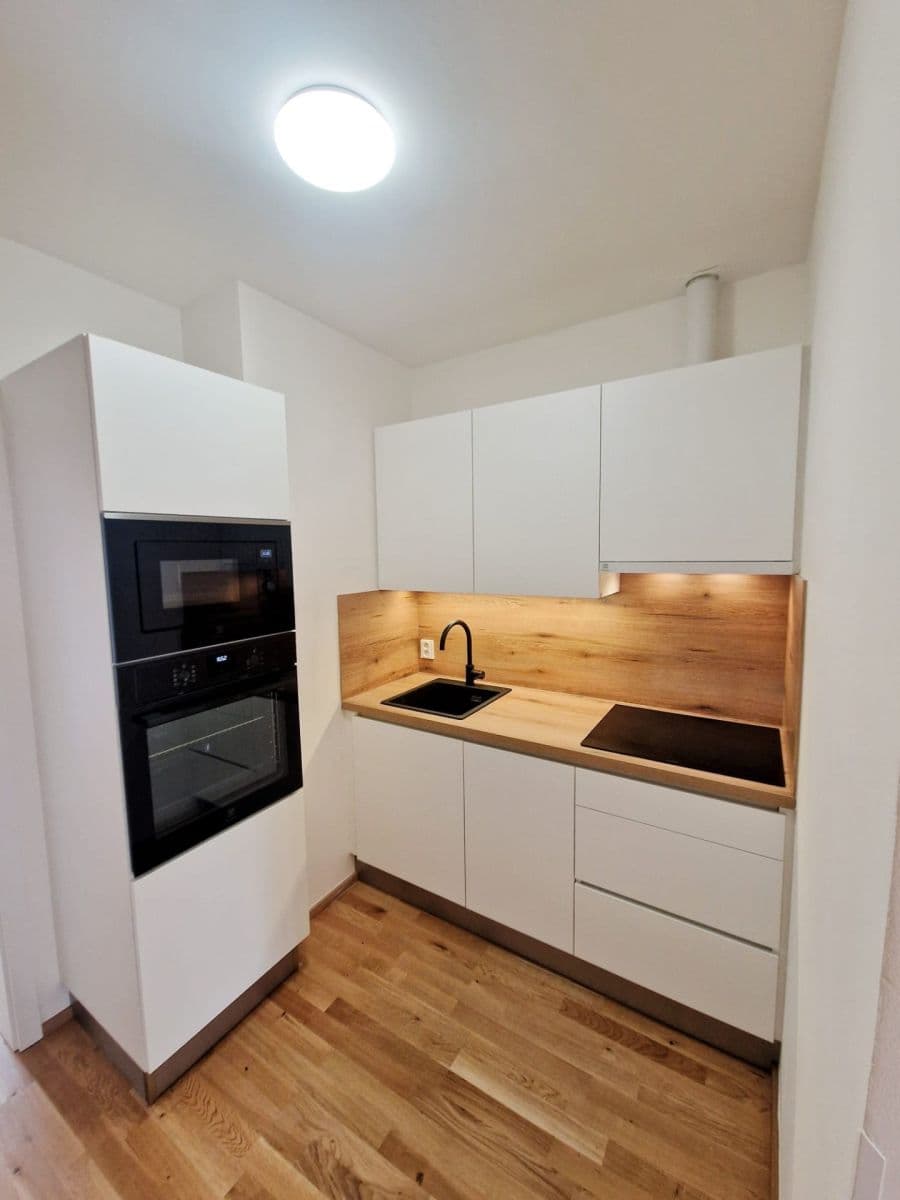 Prenájom bytu 2-izbový 47 m², Milíčova, Praha, Praha Prenájom bytu 2-izbový 47 m², Milíčova, Praha, Praha
