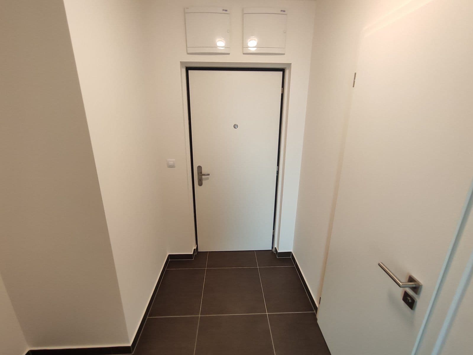 Prenájom bytu 1-izbový 38 m², Olgy Havlové, Praha, Praha Prenájom bytu 1-izbový 38 m², Olgy Havlové, Praha, Praha