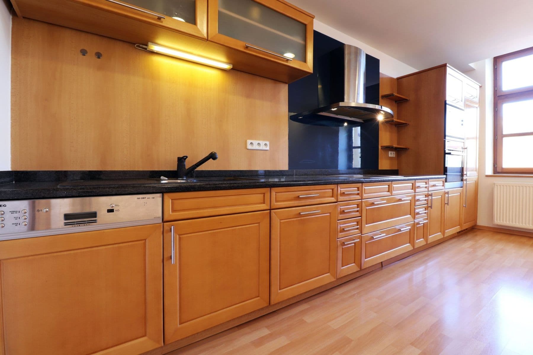 Prenájom bytu 2-izbový 78 m², Dělnická, Praha, Praha Prenájom bytu 2-izbový 78 m², Dělnická, Praha, Praha