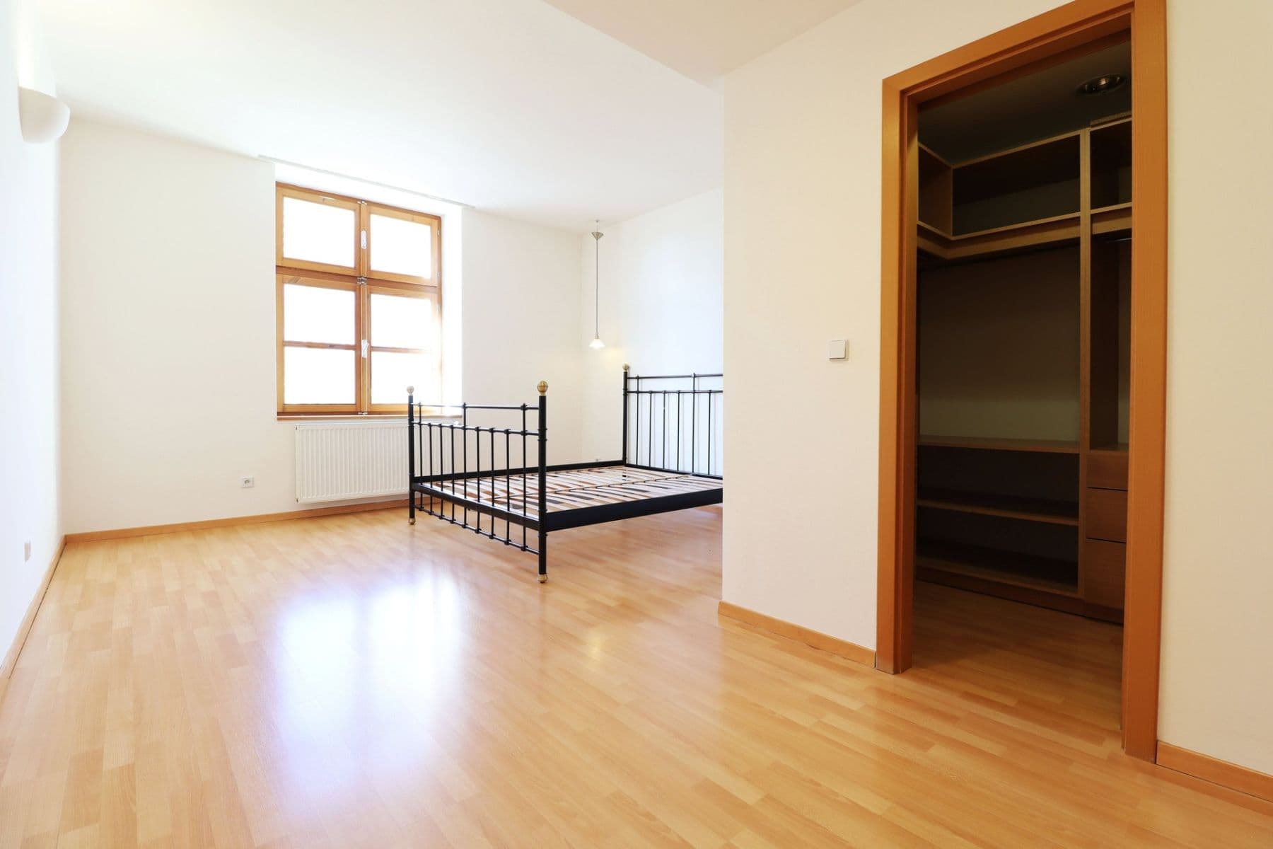 Prenájom bytu 2-izbový 78 m², Dělnická, Praha, Praha Prenájom bytu 2-izbový 78 m², Dělnická, Praha, Praha