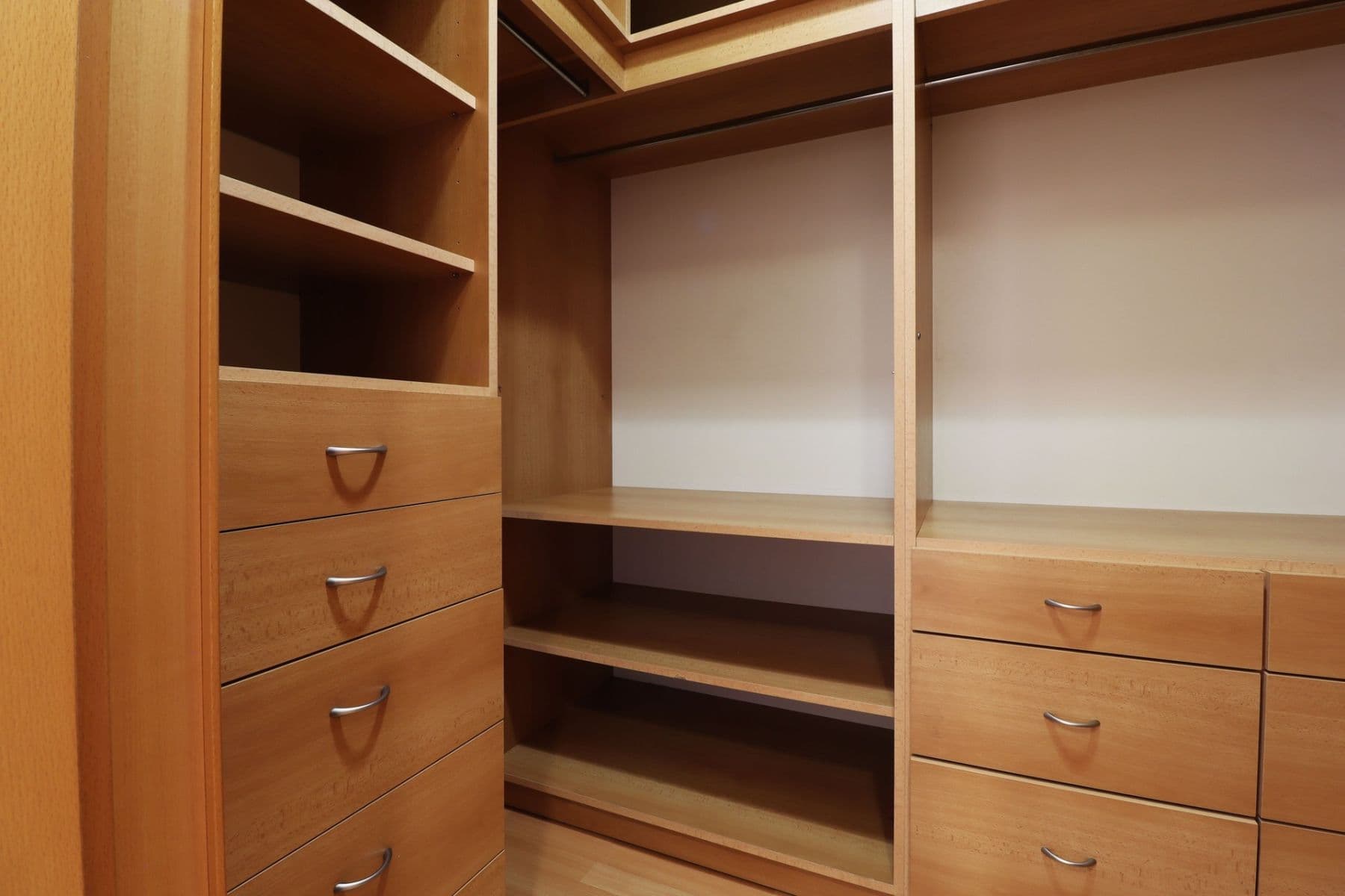 Prenájom bytu 2-izbový 78 m², Dělnická, Praha, Praha Prenájom bytu 2-izbový 78 m², Dělnická, Praha, Praha