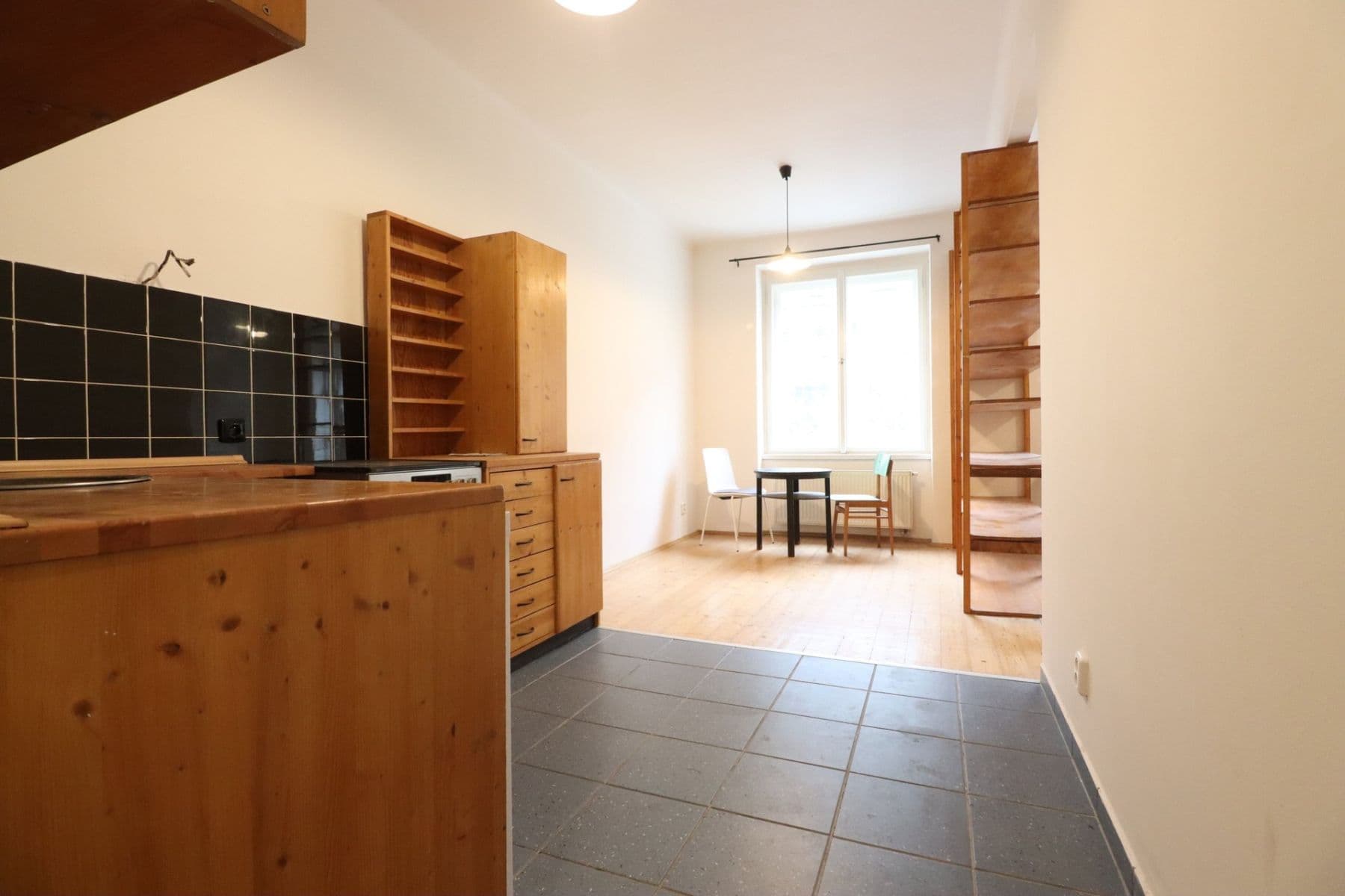 Prenájom bytu 1-izbový 42 m², U parního mlýna, Praha, Praha Prenájom bytu 1-izbový 42 m², U parního mlýna, Praha, Praha