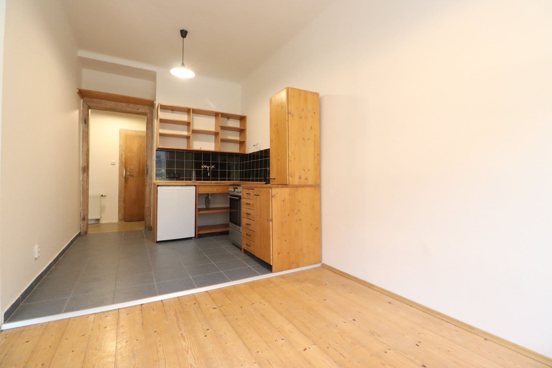 Prenájom bytu 1-izbový 42 m², U parního mlýna, Praha, Praha Prenájom bytu 1-izbový 42 m², U parního mlýna, Praha, Praha