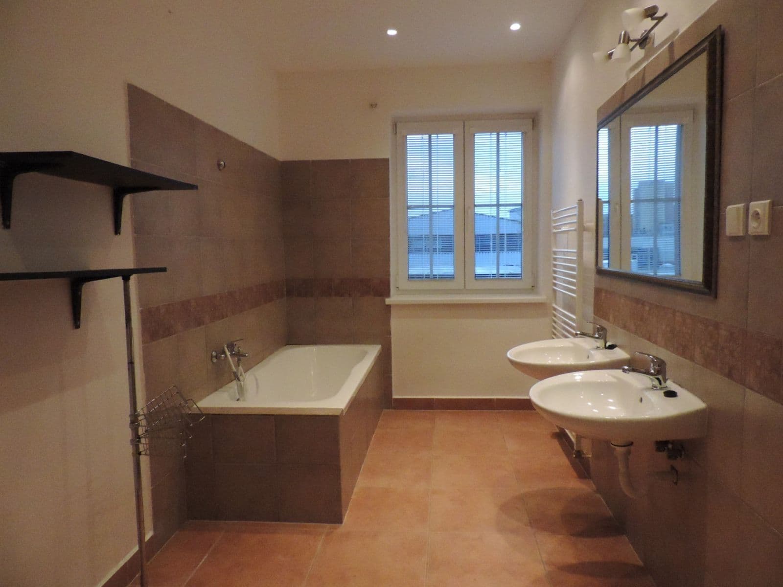 Predaj bytu 2-izbový 77 m², Bieblova, Ostrava, Moravskoslezský kraj Predaj bytu 2-izbový 77 m², Bieblova, Ostrava, Moravskoslezský kraj