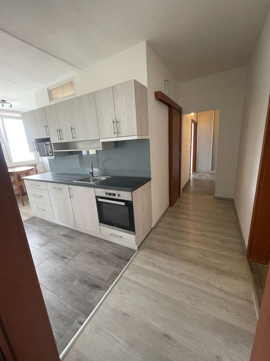 Prenájom bytu 3-izbový 75 m², Libušino údolí, Brno, Jihomoravský kraj Prenájom bytu 3-izbový 75 m², Libušino údolí, Brno, Jihomoravský kraj