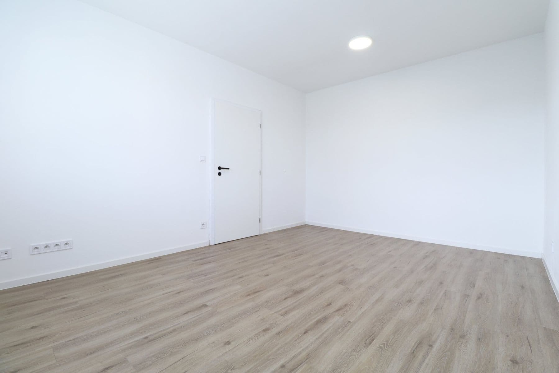 Prenájom bytu 1-izbový 37 m², Křimická, Plzeň, Plzeňský kraj Prenájom bytu 1-izbový 37 m², Křimická, Plzeň, Plzeňský kraj