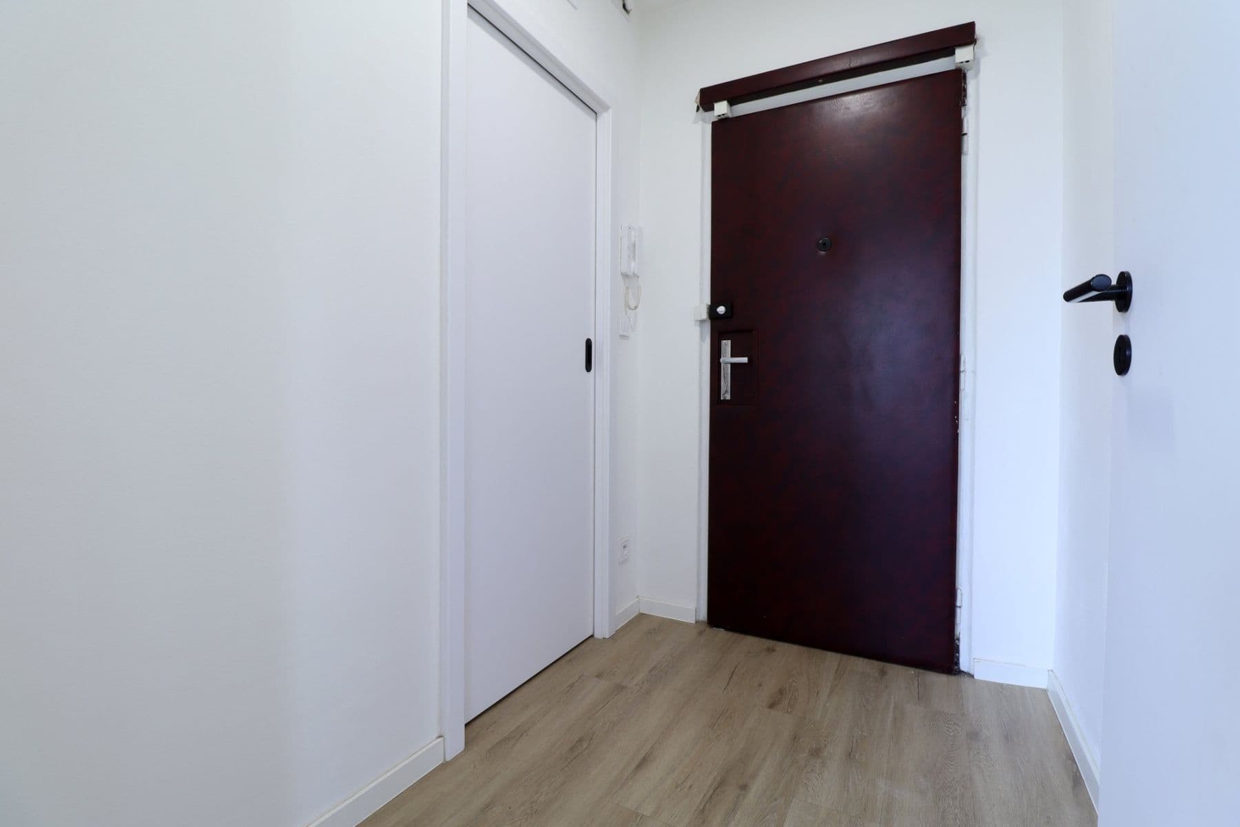 Prenájom bytu 1-izbový 37 m², Křimická, Plzeň, Plzeňský kraj Prenájom bytu 1-izbový 37 m², Křimická, Plzeň, Plzeňský kraj