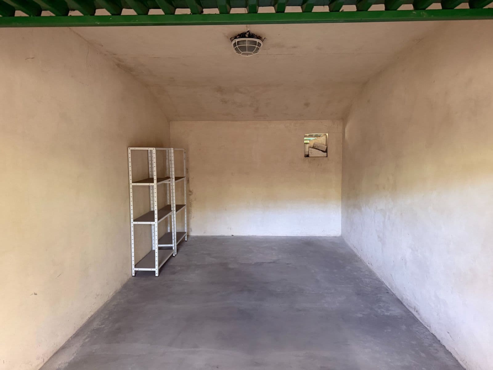 Prenájom garáže 16 m², Brno, Jihomoravský kraj Prenájom garáže 16 m², Brno, Jihomoravský kraj