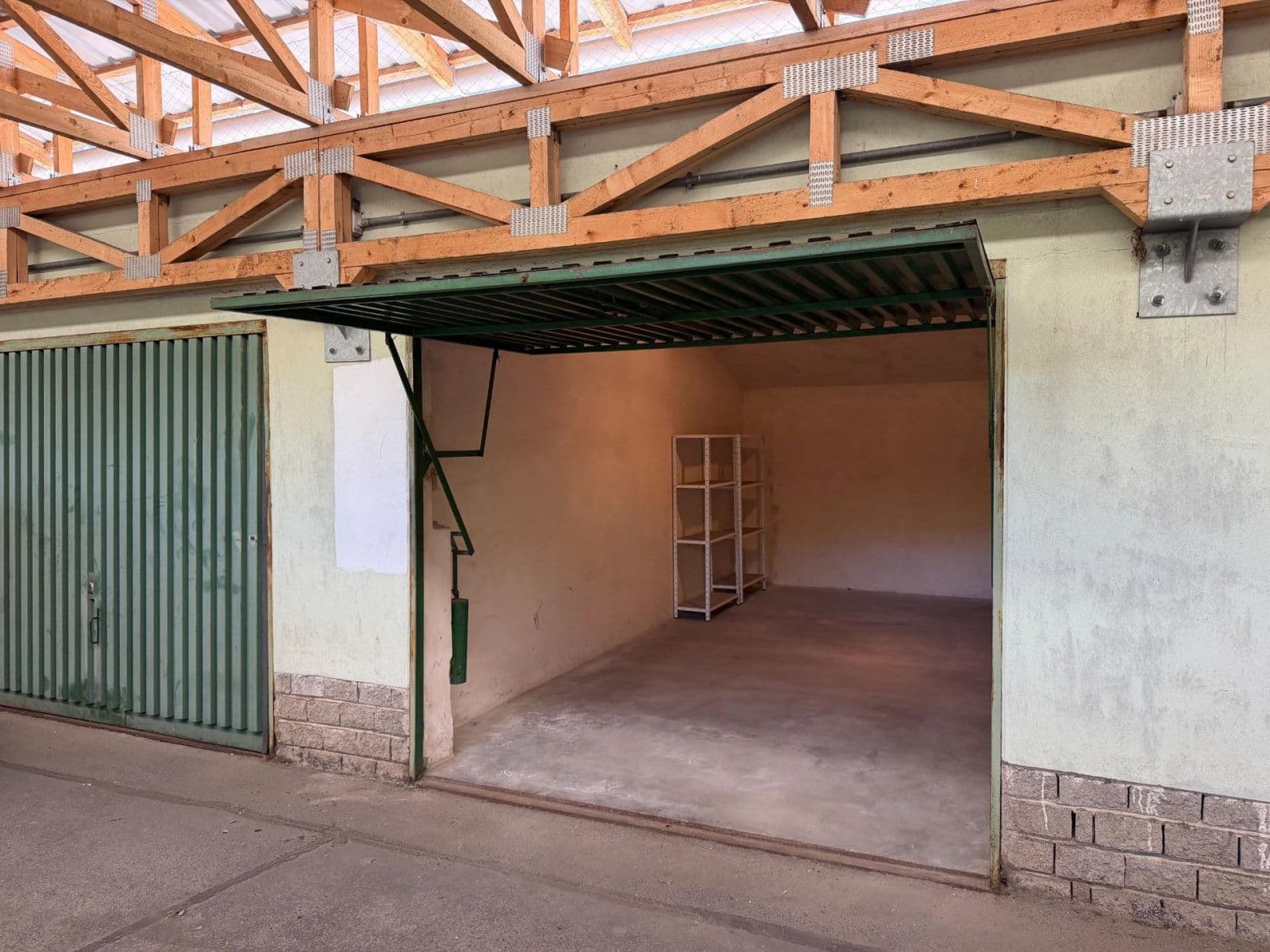 Prenájom garáže 16 m², Brno, Jihomoravský kraj Prenájom garáže 16 m², Brno, Jihomoravský kraj