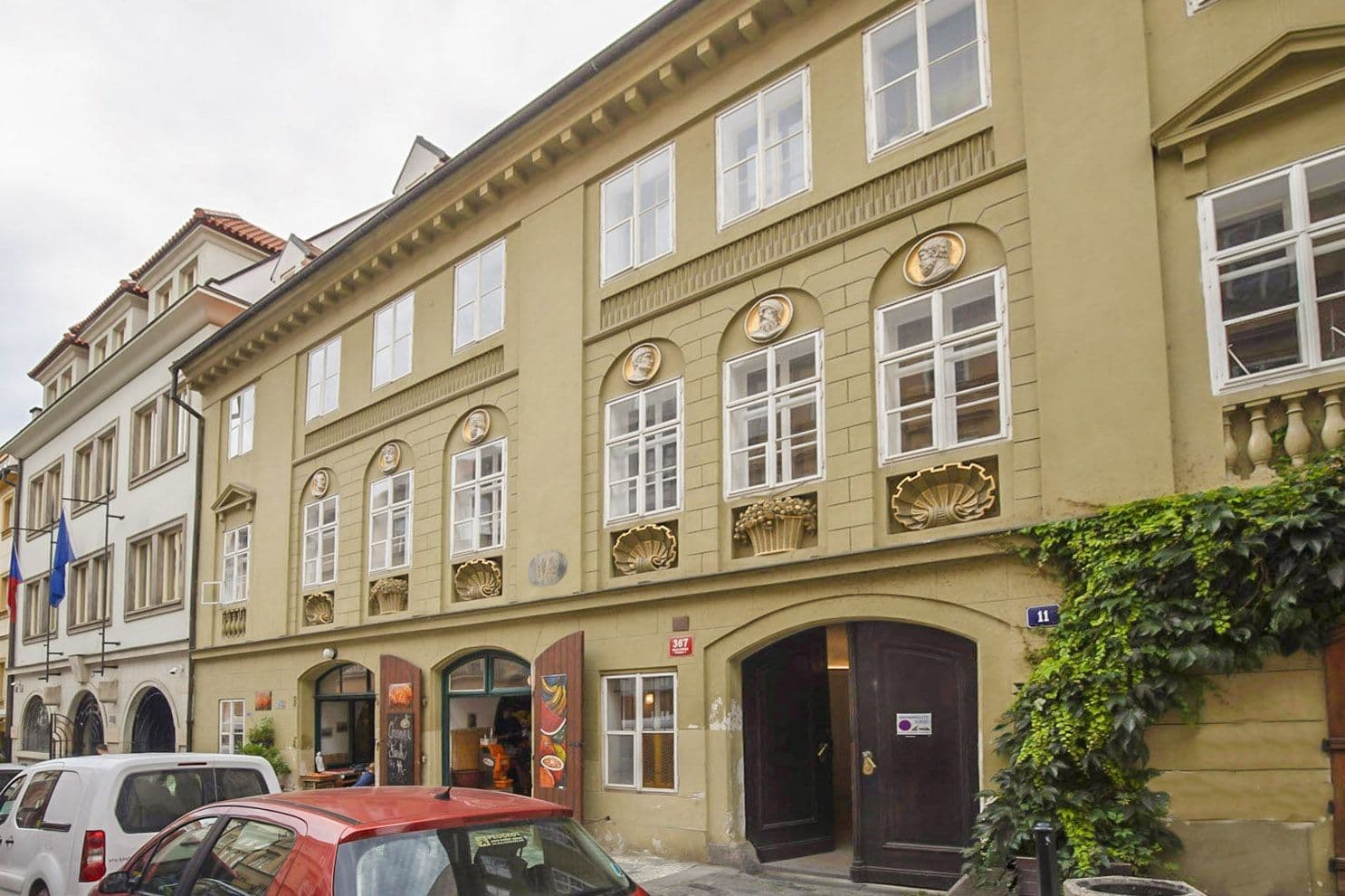 Prenájom bytu 3-izbový 104 m², Tržiště, Praha, Praha Prenájom bytu 3-izbový 104 m², Tržiště, Praha, Praha