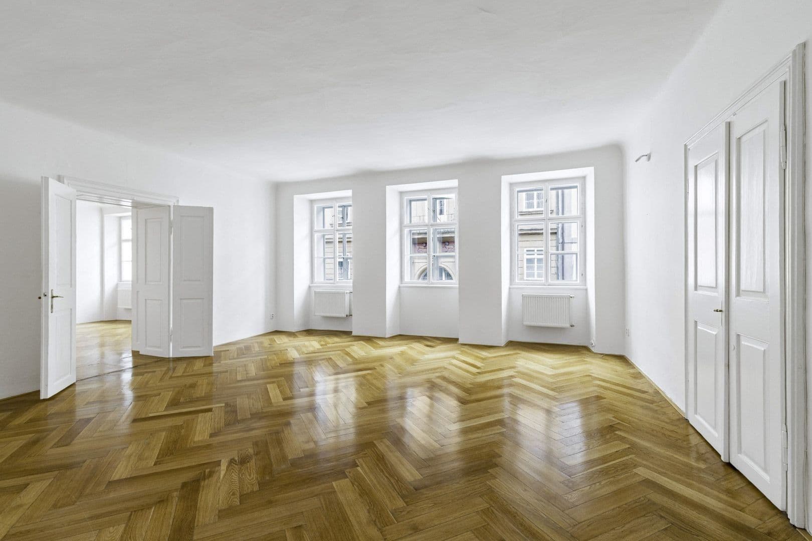 Prenájom bytu 3-izbový 104 m², Tržiště, Praha, Praha Prenájom bytu 3-izbový 104 m², Tržiště, Praha, Praha