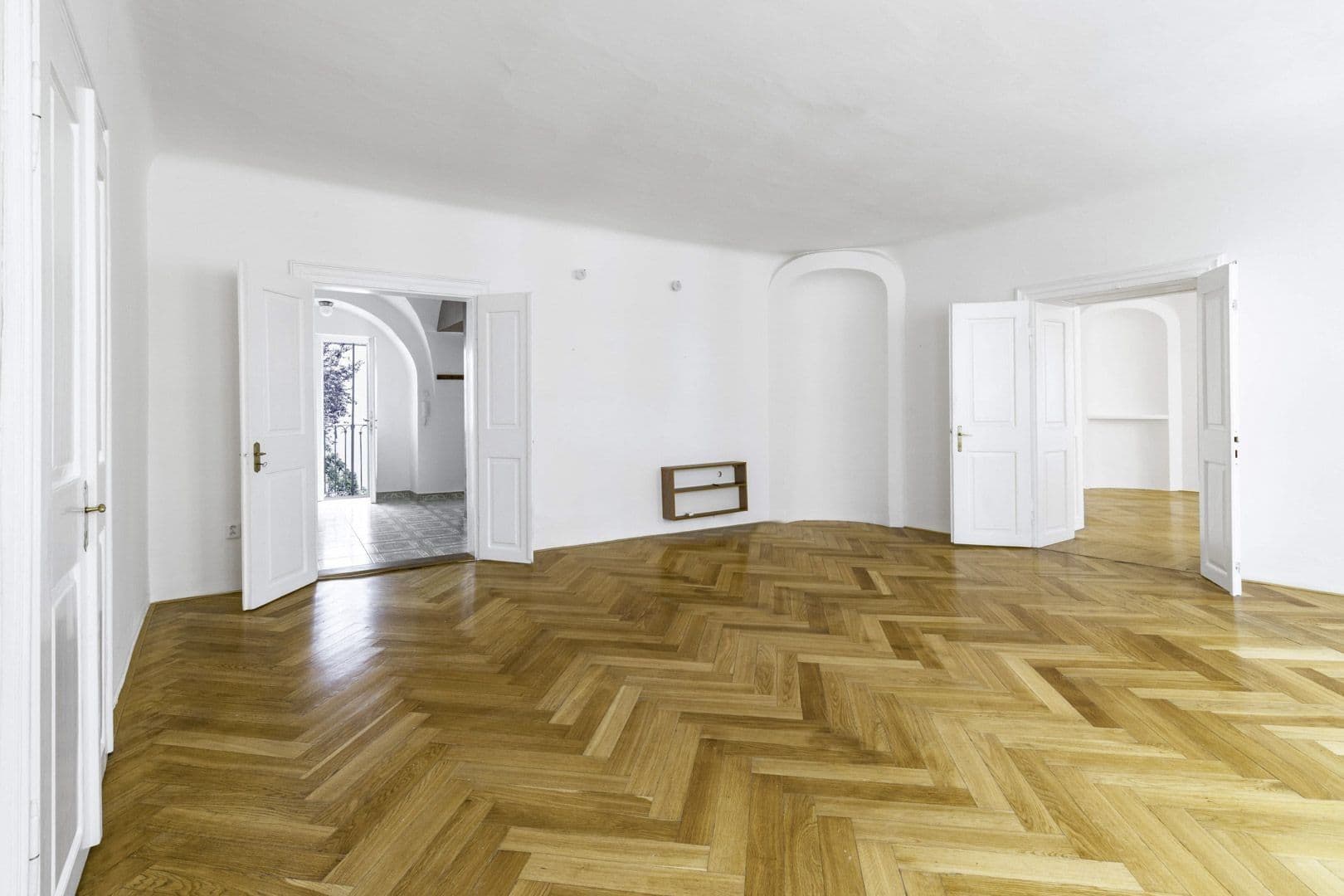 Prenájom bytu 3-izbový 104 m², Tržiště, Praha, Praha Prenájom bytu 3-izbový 104 m², Tržiště, Praha, Praha